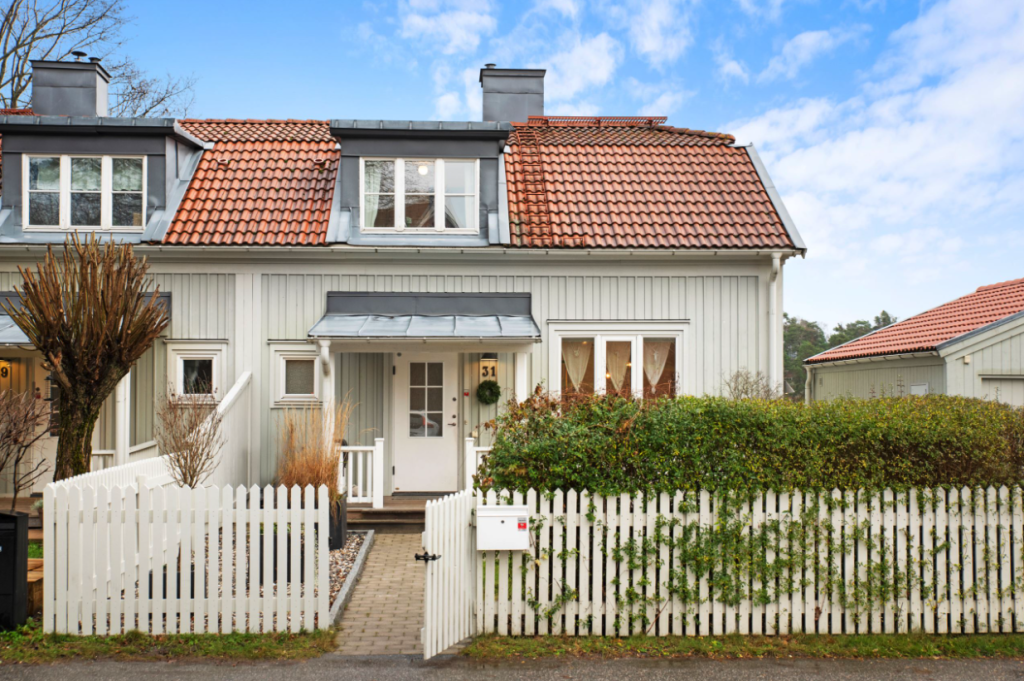 laddboxinstallation elbilar villa viggbyholm taby stockholm